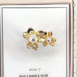 Dillards Double Daisy Floral Motif Faux Pearl Fashion Ring Womens Size 7